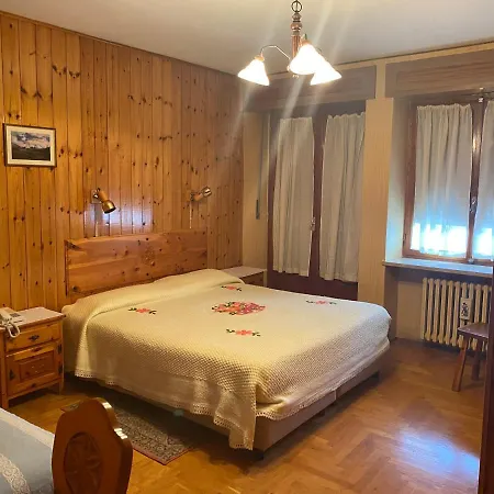 Des Salasses Hotel *