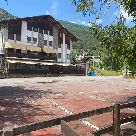 Des Salasses Hotel *